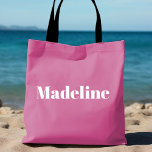 Girly Pink Minimalistisch gepersonaliseerd Tas<br><div class="desc">Fun,  flirt roze met eenvoudige verticale blokletters om voor elke gast op de bachelorette party te personaliseren.  belang voor elke gebeurtenis,  bachelorette,  meisjes weekend,  gezinshereniging,  poolfeest en nog veel meer! Bericht me als je iets anders wilt dan wat je hier ziet...  dat je iets gewoons voor je creëer.</div>