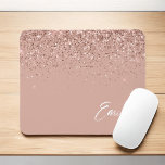 Girly Roos Gold - Blush Pink Glitter Monogram Mous Muismat<br><div class="desc">Roos Goud - Blush Pink Sparkle Glitter Borhed Metal Monogram Name and Initiaal Mousepad (muispad). Dit maakt de perfecte liefhebbende 16 verjaardag,  bruiloft,  vrijgezellenfeest,  verjaardagsdag,  baby shower of vrijgezellenfeest voor iemand die van luxe glam en stijl houdt.</div>