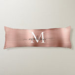 Girly Roos Goud Geborsteld Metalen Monogram Script Lichaamskussen<br><div class="desc">Girly Roos Gold Brushed Metal Monogram Script Naam Body Pillow</div>