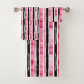 Girly roze wit zwart strepen bad handdoek (Insitu)