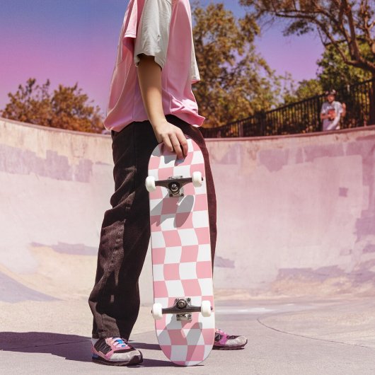 Girly Roze Witte Retro Checker Patroon Persoonlijk Skateboard