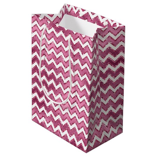 Girly Roze Witte Zigzag Stripes Medium Cadeauzakje (Achterkant Gekanteld)