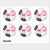 Girly roze zwart voetbal gepersonaliseerd ronde sticker (Vel)