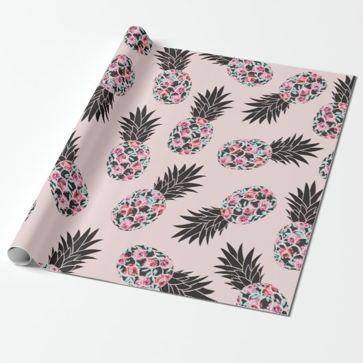 Girly schattig bloemig roze zwart ananas patroon cadeaupapier (Uitgerold)