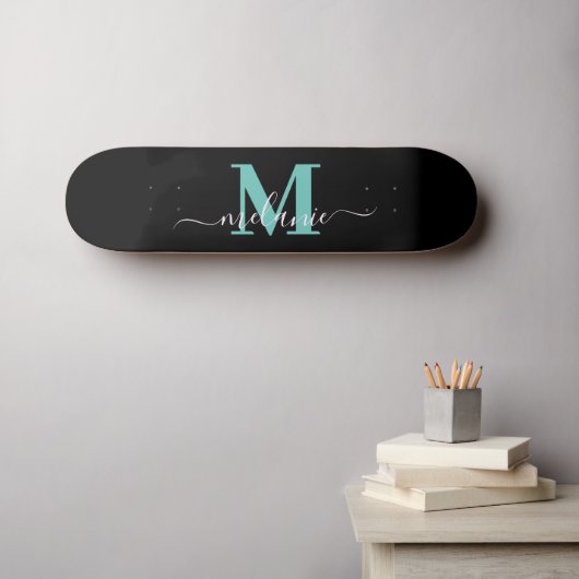 Girly Script Aangepaste naam Monogram Persoonlijk Skateboard (Muurkunst (Horizontaal))
