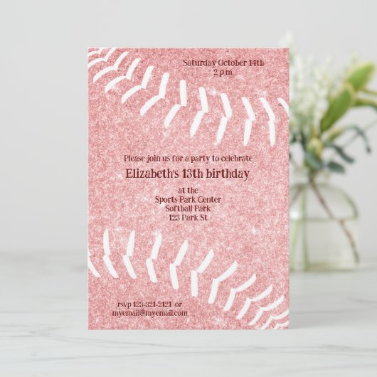 Girly Softball Verjaardag of Team Party Kaart (Staand voorkant)