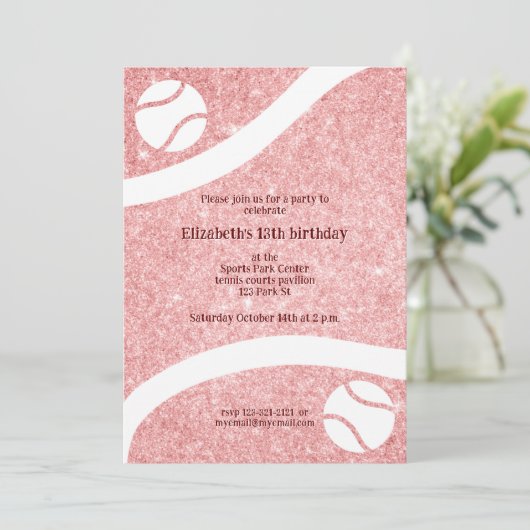 Girly tennis verjaardag of teamfeestuitnodiging kaart (Staand voorkant)