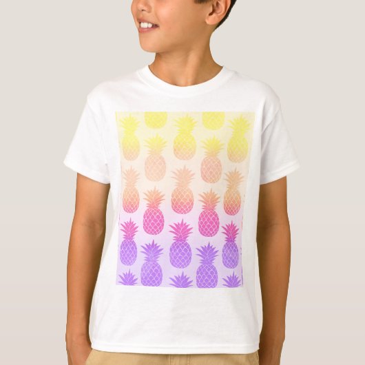 Girly Topical Rainbow Summer Pineapples Patroon T-shirt (Voorkant)