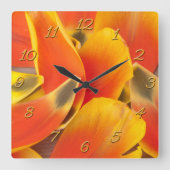Girly Tulip Flower Petals Vibrant Sinaasappel ze s Vierkante Klok (Voorkant)