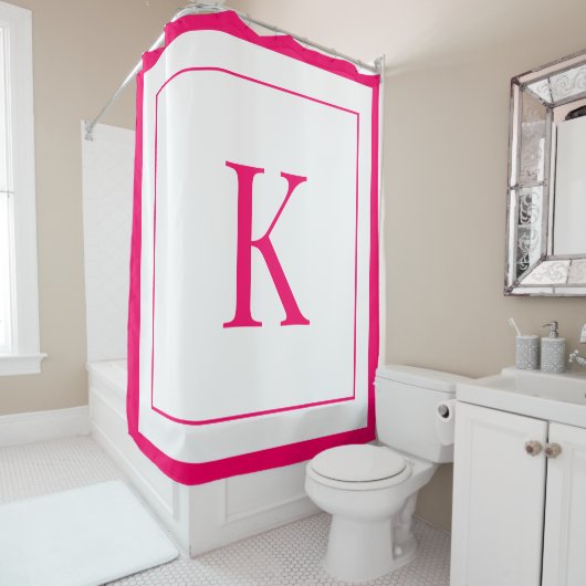 Girly White & Fuchsia Initial Monogram Douchegordijn (In situ)