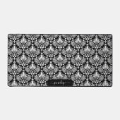 Girly zwart-wit damast patroon monogram bureaumat (Voorkant)