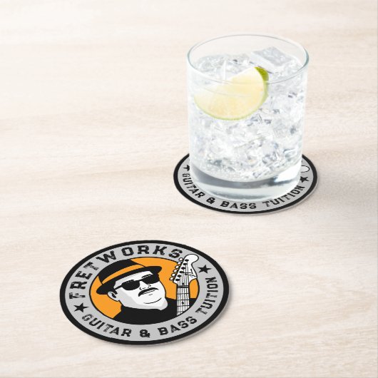 Gitaar- en baslessen - Fret Works Ronde Kartonnen Onderzetter (Insitu)