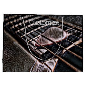 gitaarstrengen in leder grote leisteentas large cadeautasje (Achterkant)