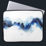 Glacial Break Laptop Sleeve<br><div class="desc">Glacial Break III van Grace Popp. Dikte,  levendige blauwe lijn,  gedaan in diepe blauwe tinten tegen een dwingende witte achtergrond.</div>