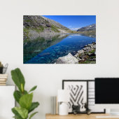Glacial Lake in Noorwegen Poster (Thuiskantoor)