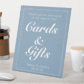 Glacier Blue & White Modern Minimalist Gift Table Reclamebord Met Voetstuk (Insitu)