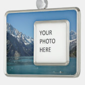 Glacier-Fed Waters van Alaska Verzilverd Omlijst Ornament (Links)