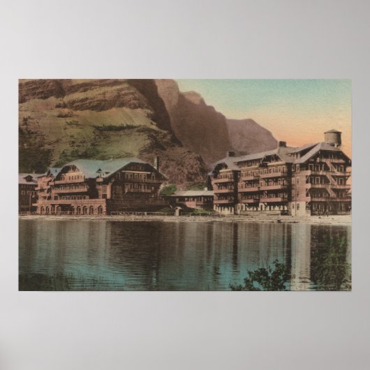 Glacier, MT - Uitzicht van het vele Glacier Hotel Poster (Voorkant)