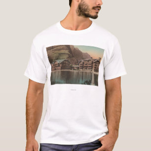 Glacier, MT - Uitzicht van het vele Glacier Hotel T-shirt