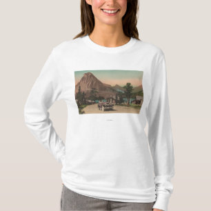 Glacier, MT - Uitzicht van Two Chalets & Mt. Rockw T-shirt