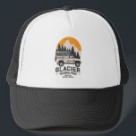 Glacier National Park Road Trip Montana Trucker Pet<br><div class="desc">ontwerp Glacier National Park Road Trip Montana. Geweldig kledingontwerp voor mensen die van buitenkamperen houden,  kamper,  wandelaar,  wegreis,  familieruis,  zomerreis. Een fantastische illustratie van een reis met een ouderwetse stijl maakt ook een geweldig cadeauidee voor buitenstaanders,  vrienden en familie. Bestel vandaag nog!</div>