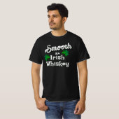 Glad als Ierse Whisky St. Patrick's Dag Outfit T-shirt (Voorkant volledig)
