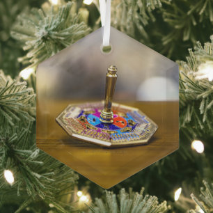 GladdeJoe Hanukkah-dreidelcadeau achthoekige basis Glas Ornament