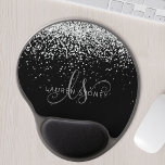 Glam Black Silver Glitter Monogram Naam Gel Muismat<br><div class="desc">Glam Black Silver Glitter Elegant Monogram Gel Mouse Pad. Easily personalize this trendy chic gel mouse pad design featuring elegant silver sparkling glitter on a black background. The design features your handwritten script monogram with pretty swirls and your name.</div>