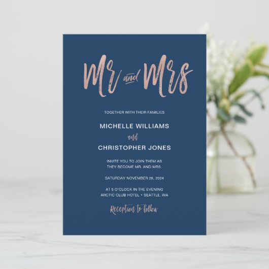 Glam Chic Navy & Roos Gold Mr & Mrs Wedding Invite Kaart (Staand voorkant)