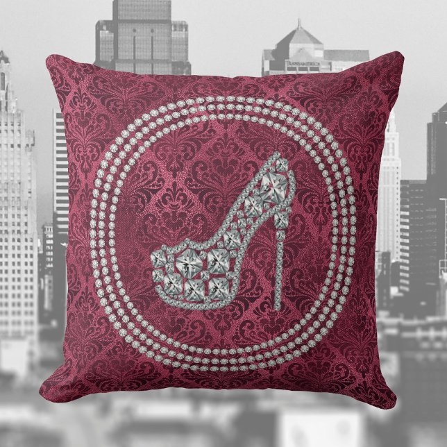 Glam Diamond Stiletto Shoe on Burgundy Damask Kussen (Creator heeft geüpload)