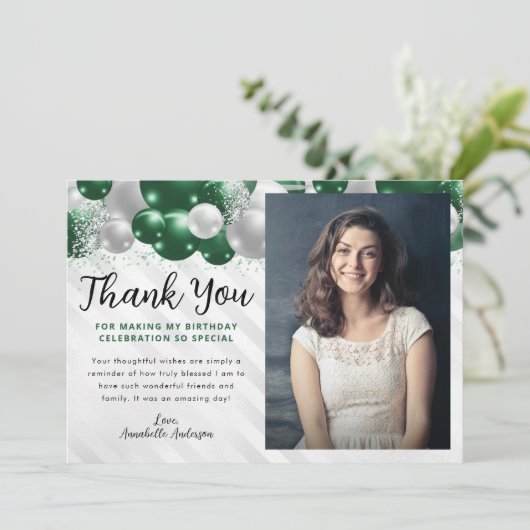 Glam Emerald Green Balloon Glitter Foto Verjaardag Bedankkaart (Staand voorkant)