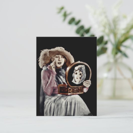 Glam Gal die in Mirror kijkt Briefkaart (Staand voorkant)