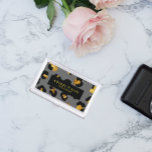 Glam Glitter Gold Grey Black Leopard Animal Visitekaarthouder<br><div class="desc">Als je een vrouwelijke baas bent, zijn deze moderne, indrukwekkende glamoureus visitekaartje de perfecte manier om je klant een gedenkwaardige eerste indruk te geven. Moderne, girale, animaliserende visitekaartjes hoesje met digitaal afbeelding van luipaard in grijs, zwart en glitter goud. Zwarte stripe bekleding. Ideaal voor professionals op het gebied van schoonheid,...</div>