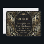 Glam Gold Art Deco Peacocks Weddenschap Save The Date<br><div class="desc">Uniek ontwerp met een combinatie van gouden kunstdecopauzes in een oude wereldstijl en een gedurfde,  moderne grafische aanpak. Het gebruik past hulpmiddel aan om uw info toe te voegen. U kunt ook de achtergrondkleur kiezen. Ga voor overeenkomende objecten naar het Collectie Glam Gold Art Deco Peacocks.</div>