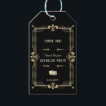 Glam Gold Vegas Casino Royale Vrijgezellenfeest Cadeaulabel<br><div class="desc">Glamoureus,  Charm Roaring 20's Great Gatsby-kaartontwerp,  geïnspireerd door de glamour van de jaren twintig,  glitter,  oud Hollywood. Het heeft een elegante faux gouden vorm met Fleur-de-lis,  faux gouden verdeler,   lettertypen. Gebruik de tool Aanpassen om uw gegevens toe te voegen. Voor meer,  bezoek alsjeblieft,  mijn Glam Roaring 20s Collectie.</div>
