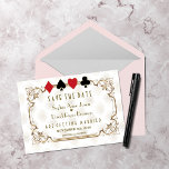 Glam Gold White Casino Las Vegas Poker Bruiloft Save The Date<br><div class="desc">Elegant Casino Royale en Great Gatsby thema kaart ontwerp. Het beschikt over art deco stijl, een Roaring 20's oude Hollywood faux gouden lijst, speelkaarten pakken met een gouden randen, op gouden witte Art Deco patroonachtergrond. Op de achterkant hetzelfde patroon en initialen tussen speelkaarten pakken. Gebruik de tool Personaliseren om uw...</div>