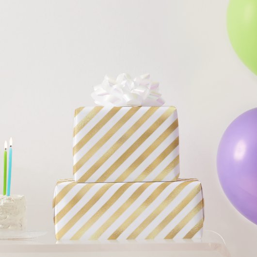 Glam Gold White Diagonaal Stripe Cadeaupapier (Feestgeschenken)