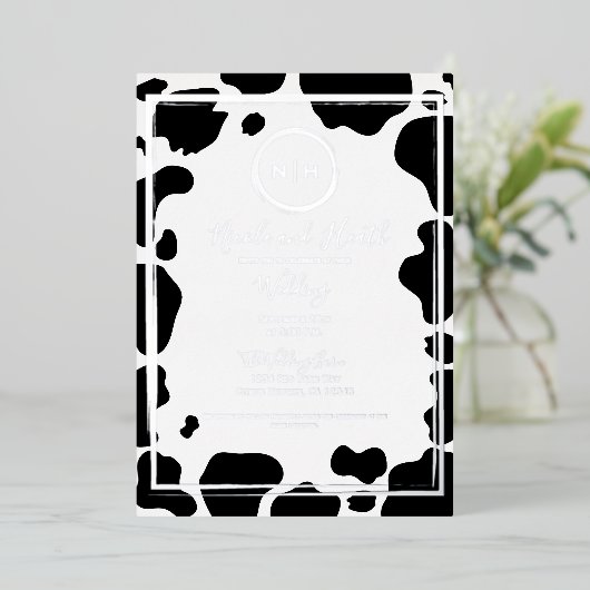 Glam koeienprint moderne rand trouwfoto goud folie uitnodiging (Staand Voorkant)