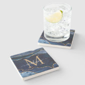 Glam Navy Blue Gold Agate Geode Glitter Monogram Stenen Onderzetter (Zijkant)