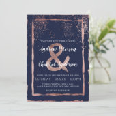 Glam Navy Roos Gold Confetti Brushstroke Wedding Kaart (Staand voorkant)