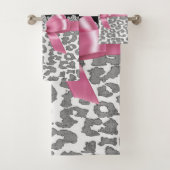 Glam Pink Bow-Grey Leopard-Silver Floral Sparkles Bad Handdoek (Insitu)