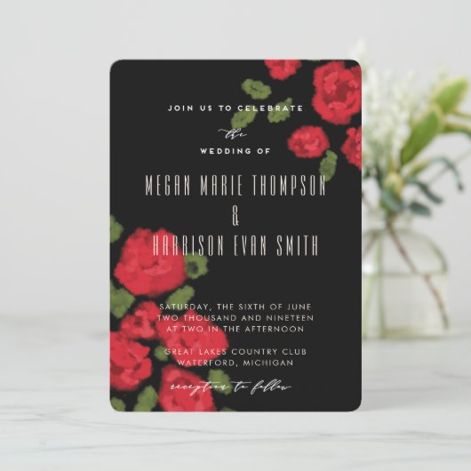 Glam Red Roses script Wedding Invitation Kaart (Staand voorkant)