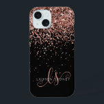 Glam Roos Gold Glitter Elegant Monogram iPhone 15 Case<br><div class="desc">Glam Roos Gold Glitter Elegant Monogram iPhone Case Pas dit trendy chassis voor telefoongesprekken eenvoudig aan met elegant roos gouden glitter op een zwarte achtergrond. Het ontwerp kenmerkt uw handgeschreven manuscriptmonogram met  draden en naam.</div>
