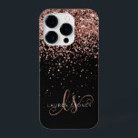Glam Roos Gold Glitter Elegant Monogram iPhone 14 Plus Hoesje<br><div class="desc">Glam Roos Gold Glitter Elegant Monogram iPhone Case Pas dit trendy chassis voor telefoongesprekken eenvoudig aan met elegant roos gouden glitter op een zwarte achtergrond. Het ontwerp kenmerkt uw handgeschreven manuscriptmonogram met  draden en naam.</div>