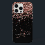 Glam Roos Gold Glitter Elegant Monogram iPhone 15 Pro Max Case<br><div class="desc">Glam Roos Gold Glitter Elegant Monogram iPhone Case Pas dit trendy chassis voor telefoongesprekken eenvoudig aan met elegant roos gouden glitter op een zwarte achtergrond. Het ontwerp kenmerkt uw handgeschreven manuscriptmonogram met  draden en naam.</div>