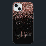 Glam Roos Gold Glitter Elegant Monogram iPhone 15 Plus Case<br><div class="desc">Glam Roos Gold Glitter Elegant Monogram iPhone Case Pas dit trendy chassis voor telefoongesprekken eenvoudig aan met elegant roos gouden glitter op een zwarte achtergrond. Het ontwerp kenmerkt uw handgeschreven manuscriptmonogram met  draden en naam.</div>
