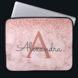 Glam Roos Gold Glitter Marble Sparkle Monogram Laptop Sleeve<br><div class="desc">Glam Roos Gold - Roze Ombre Faux Glitter en Sparkle Marble Stone Modern en Elegant Monogram Hoesje. Dit hoesje kan worden aangepast om uw initiaal en voornaam op te nemen.</div>