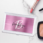 Glam Roze Geborsteld Metaal Zwart Wit Monogram Visitekaarthouder<br><div class="desc">Dit trendy visitekaartjes hoesje is voorzien van een monogram en voornaam in zwart-wit schrift op een stijlvolle roze faux geborsteld metalen achtergrond.</div>