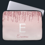 Glam Roze Rose Gold Glitter Drift Sparkle Monogram Laptop Sleeve<br><div class="desc">Blush Roze - Roos Gold Faux Drijvende glitter en Sparkle Elegant Monogram Computer Hoesje. Dit monogrammed hoesje kan worden aangepast om uw initiaal en voornaam te omvatten.</div>