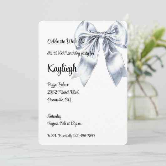 Glam Silver Bow Bloemen Verjaardag Kaart (Staand voorkant)